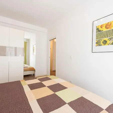 Apartamento 1-br In The Carré D’or *